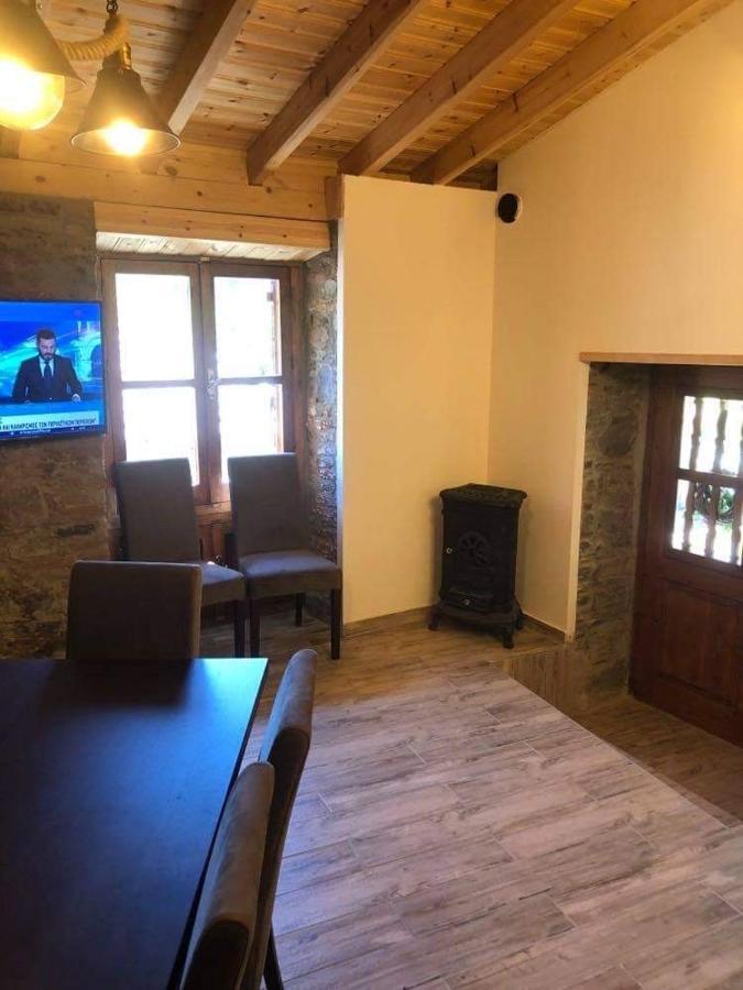 To Spiti Tou Faliari Platanistasa Luaran gambar